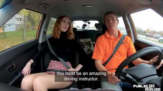 Bigtit británico pelirroja chupando carretera maestro polla antes de tener relaciones sexuales