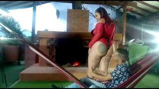 Me folle a la del servicio de un motel ya que mi novia me deja esperando miren que culiada en la chimenea y en la amaca con lustylatinasex