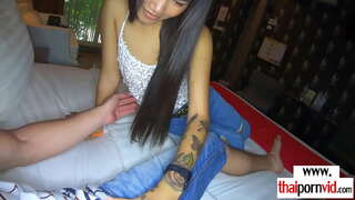 Mahia mpankafy aziatika slut ampiasaina avy ao ambadiky ny iray BWC