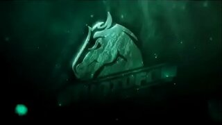 ���နီရောင်စီးနင်းခေါင်းရတဲ့ banged အားဖြင့်ကြီးမားတဲ့မကောင်းတဲ့ဝံပုလွေ