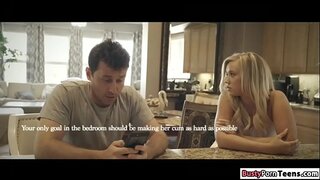 Блондинка Бейли обожает, качан аны одоно бузулушу трахают